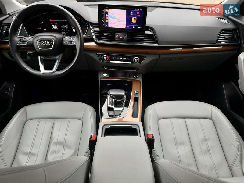 Позашляховик / Кросовер Audi Q5 2021 в Рівному