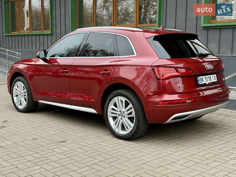 Внедорожник / Кроссовер Audi Q5 2018 в Ровно