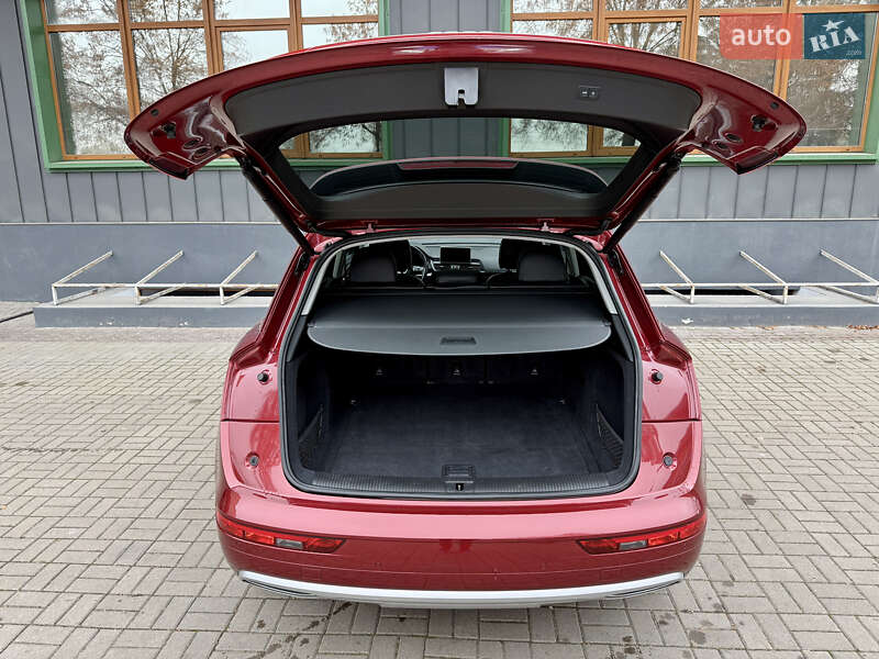 Внедорожник / Кроссовер Audi Q5 2018 в Ровно