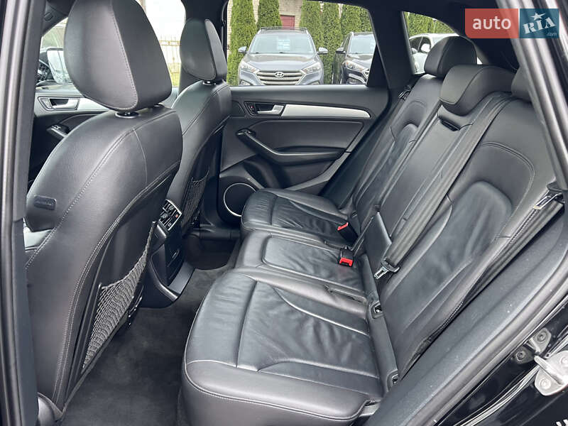 Внедорожник / Кроссовер Audi Q5 2017 в Нововолынске