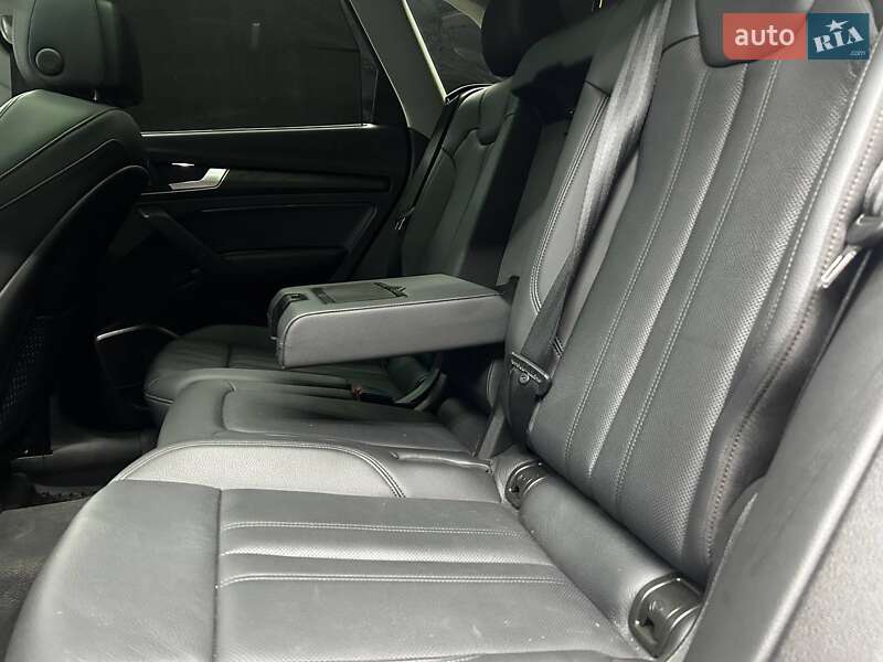 Позашляховик / Кросовер Audi Q5 2018 в Чернівцях