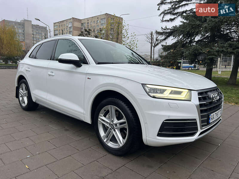 Позашляховик / Кросовер Audi Q5 2017 в Вінниці