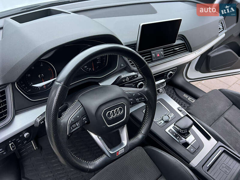 Позашляховик / Кросовер Audi Q5 2017 в Вінниці
