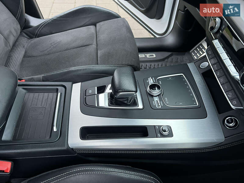 Позашляховик / Кросовер Audi Q5 2017 в Вінниці