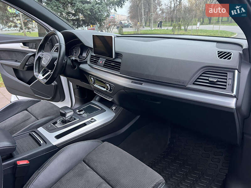 Позашляховик / Кросовер Audi Q5 2017 в Вінниці