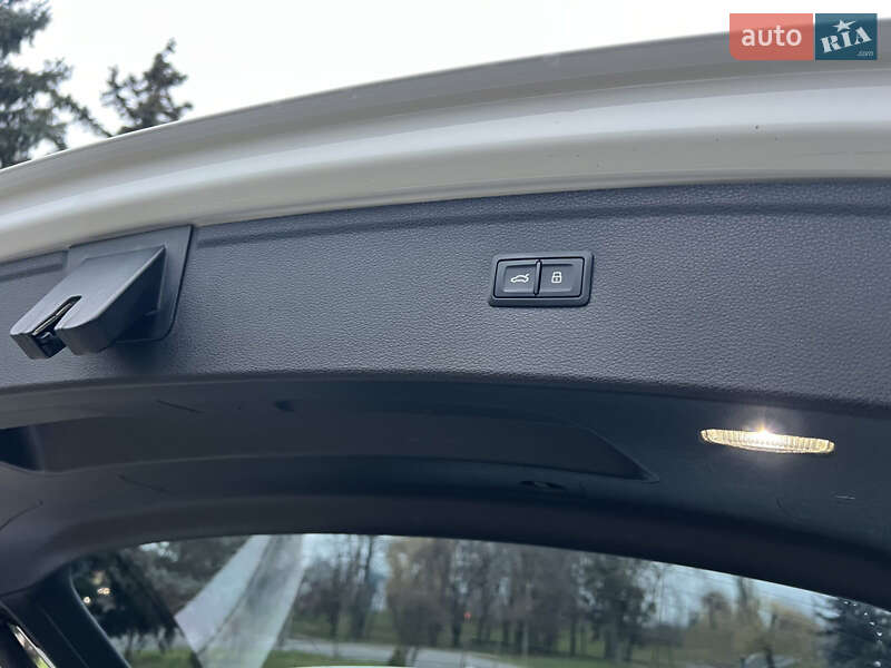 Позашляховик / Кросовер Audi Q5 2017 в Вінниці