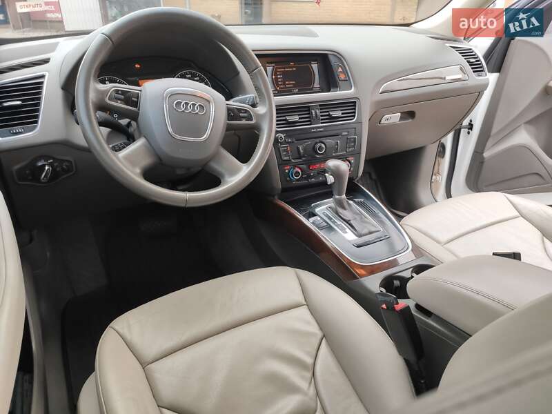 Позашляховик / Кросовер Audi Q5 2011 в Кривому Розі