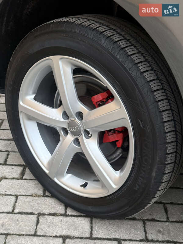 Позашляховик / Кросовер Audi Q5 2016 в Рівному