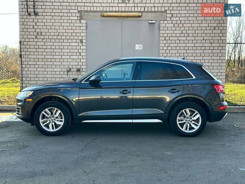 Внедорожник / Кроссовер Audi Q5 2020 в Киеве