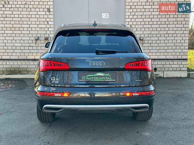 Внедорожник / Кроссовер Audi Q5 2020 в Киеве