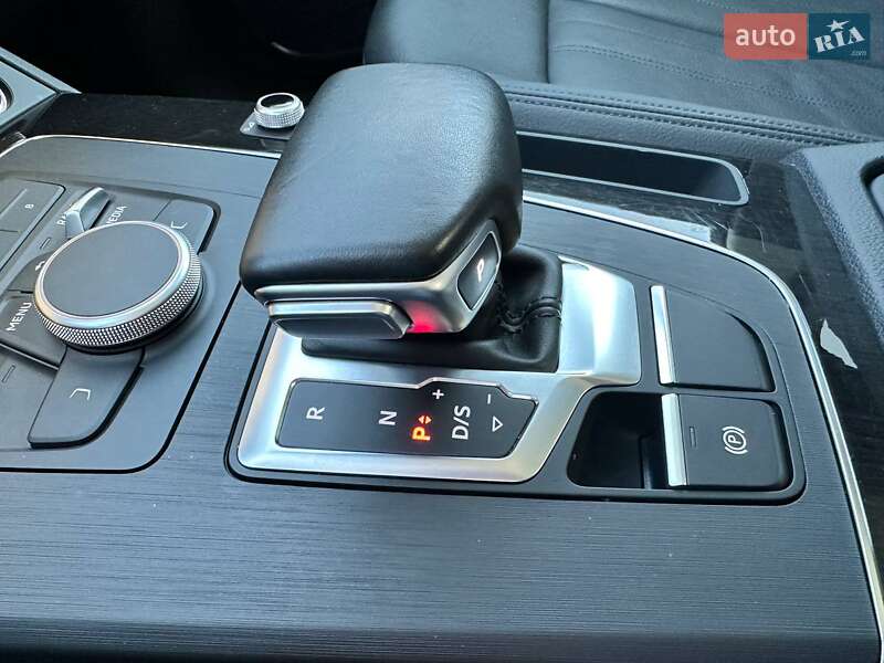 Внедорожник / Кроссовер Audi Q5 2020 в Киеве