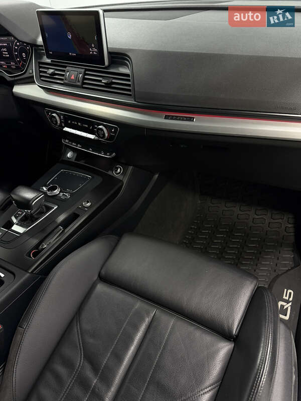 Позашляховик / Кросовер Audi Q5 2017 в Одесі