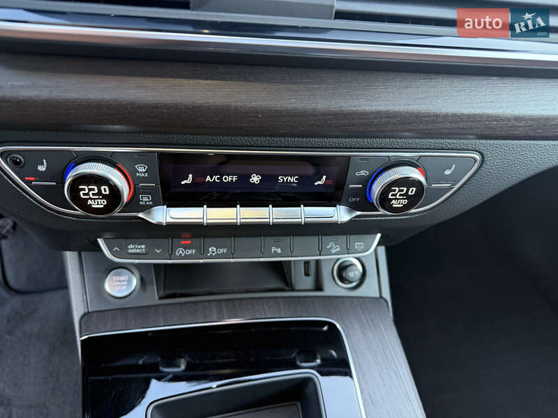 Позашляховик / Кросовер Audi Q5 2022 в Києві