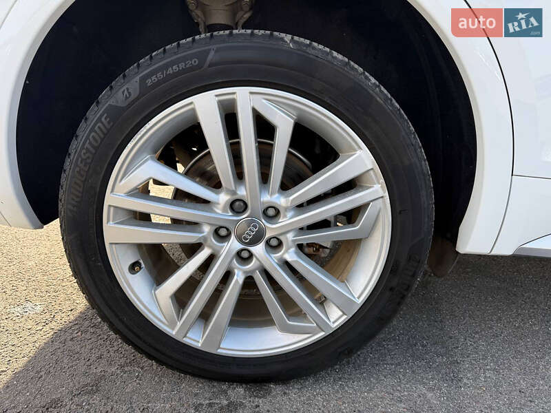 Позашляховик / Кросовер Audi Q5 2017 в Львові