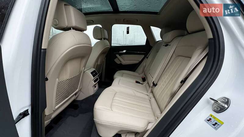 Внедорожник / Кроссовер Audi Q5 2017 в Киеве