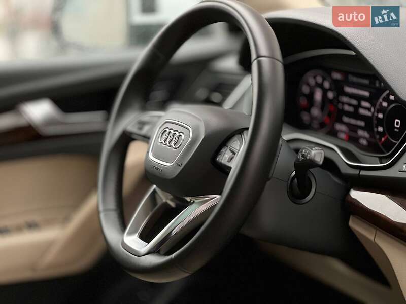 Внедорожник / Кроссовер Audi Q5 2017 в Киеве