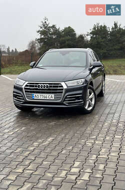 Позашляховик / Кросовер Audi Q5 2017 в Виноградові