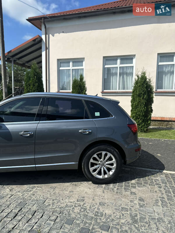 Позашляховик / Кросовер Audi Q5 2012 в Золочеві