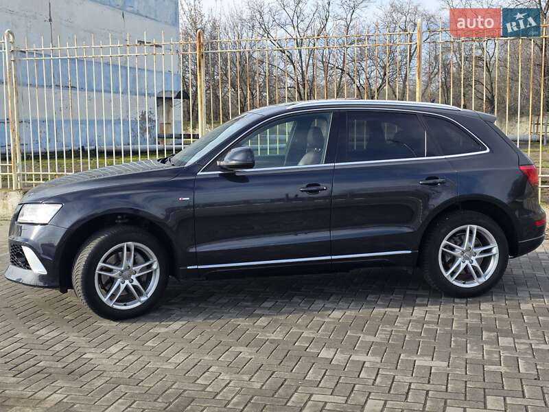 Позашляховик / Кросовер Audi Q5 2014 в Дніпрі