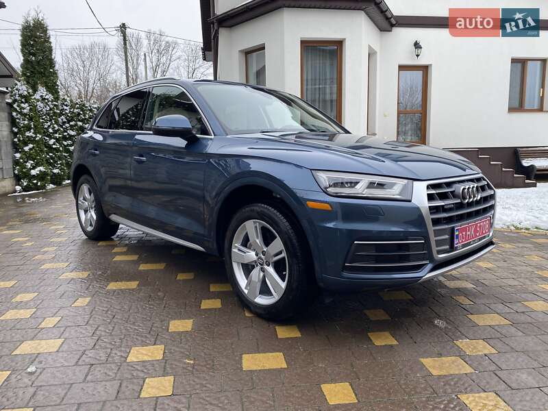 Позашляховик / Кросовер Audi Q5 2017 в Рівному