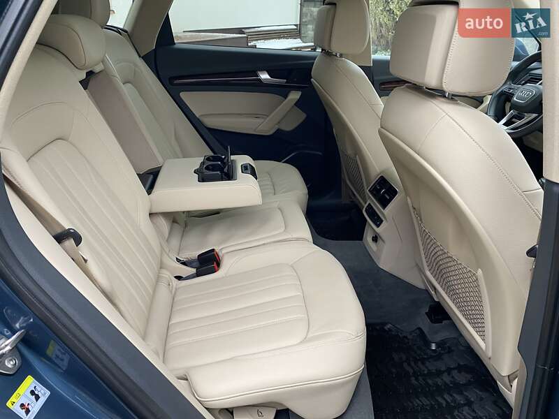 Позашляховик / Кросовер Audi Q5 2017 в Рівному