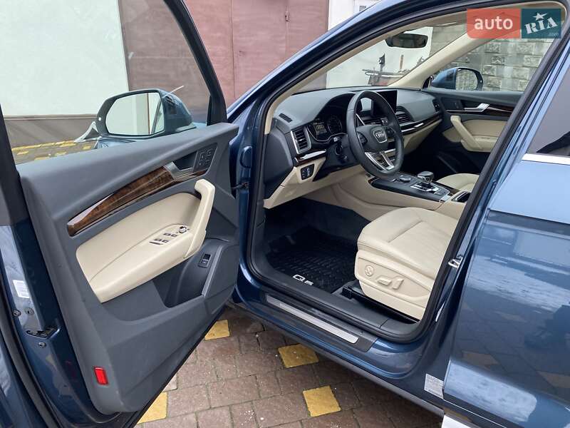 Позашляховик / Кросовер Audi Q5 2017 в Рівному