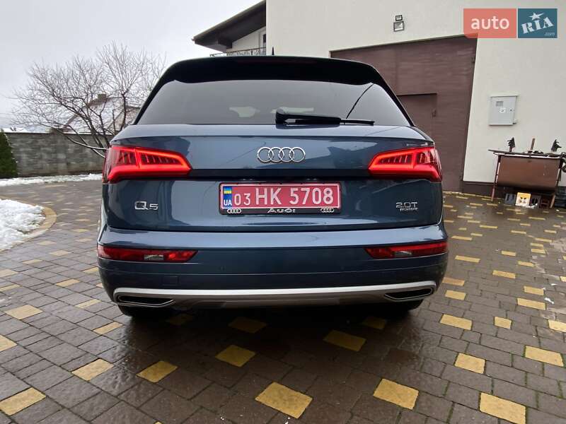 Позашляховик / Кросовер Audi Q5 2017 в Рівному