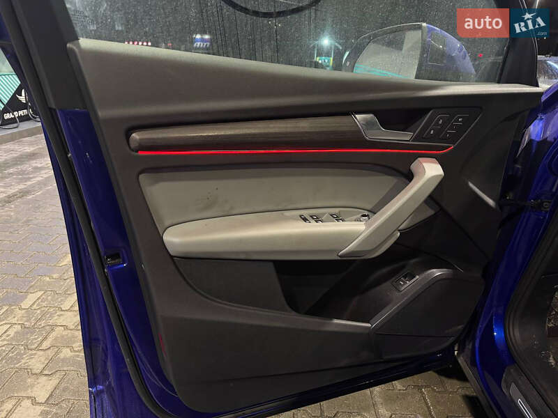 Позашляховик / Кросовер Audi Q5 2021 в Києві