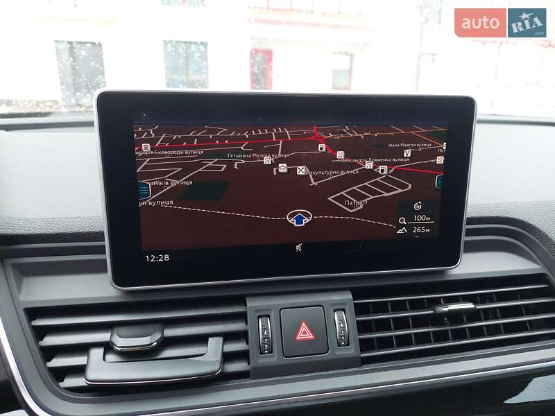 Позашляховик / Кросовер Audi Q5 2018 в Івано-Франківську