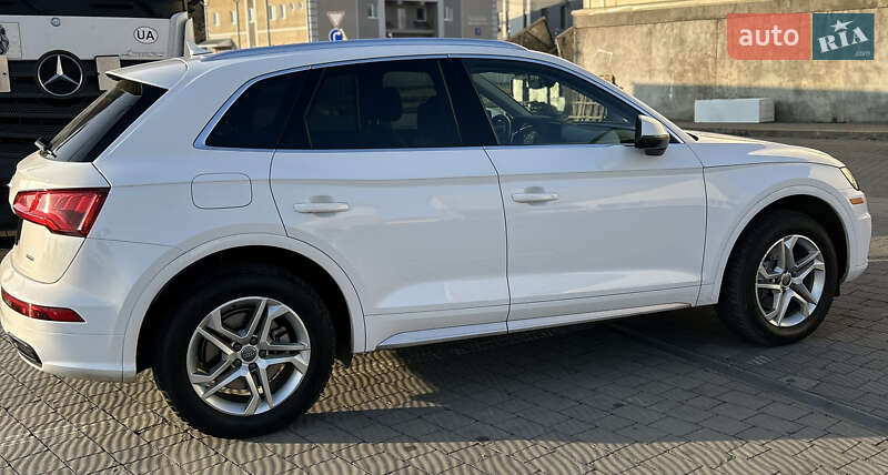 Позашляховик / Кросовер Audi Q5 2019 в Львові фото 7 Позашляховик / Кросовер Audi Q5 2019 в Львові