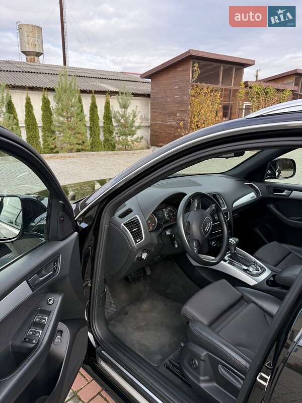 Позашляховик / Кросовер Audi Q5 2015 в Золочеві