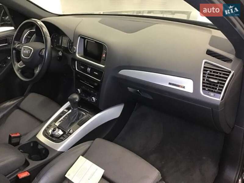 Позашляховик / Кросовер Audi Q5 2015 в Золочеві