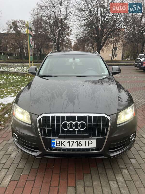 Позашляховик / Кросовер Audi Q5 2015 в Рівному