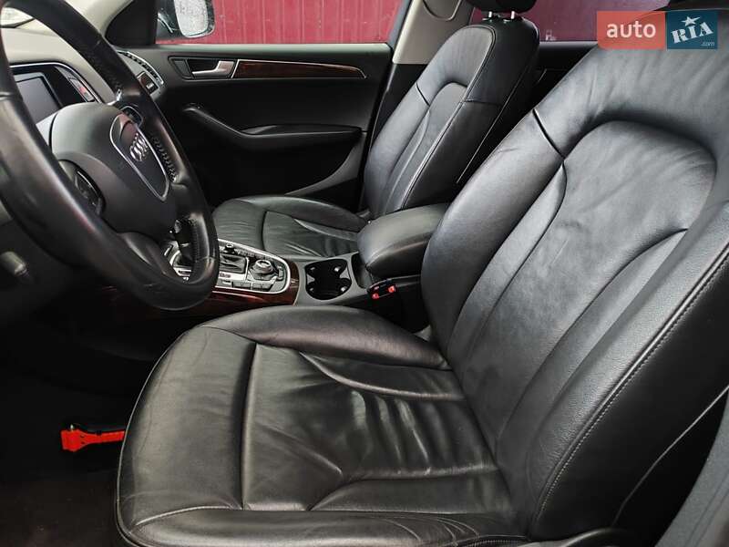 Позашляховик / Кросовер Audi Q5 2011 в Чернігові