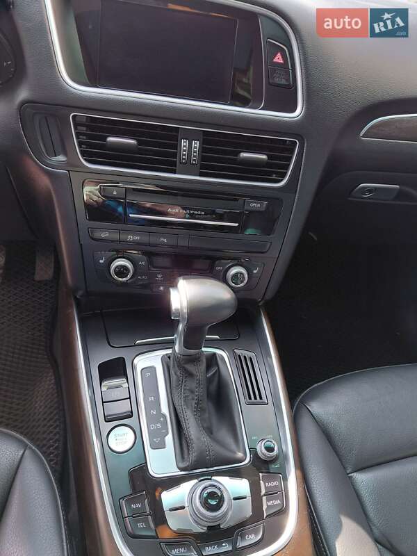 Позашляховик / Кросовер Audi Q5 2017 в Вараші