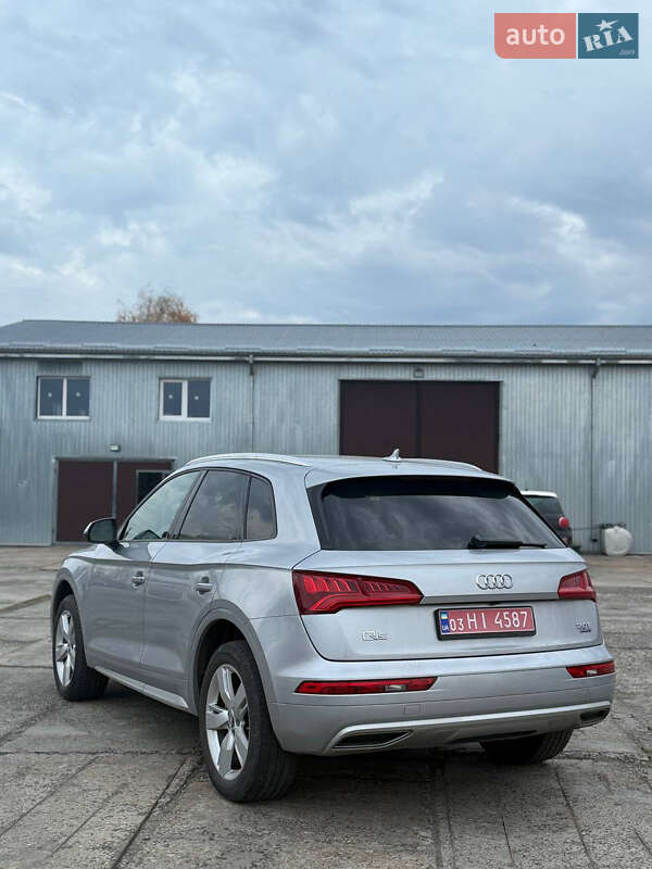 Внедорожник / Кроссовер Audi Q5 2018 в Владимире