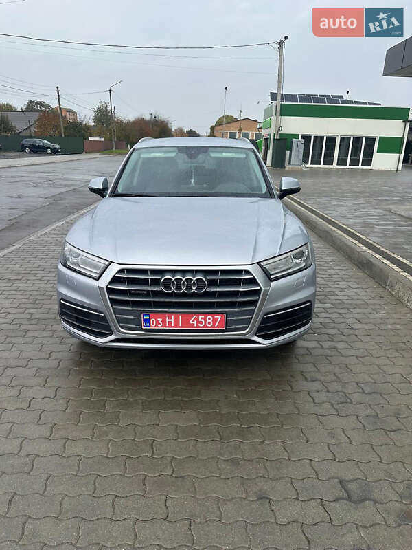 Внедорожник / Кроссовер Audi Q5 2018 в Владимире