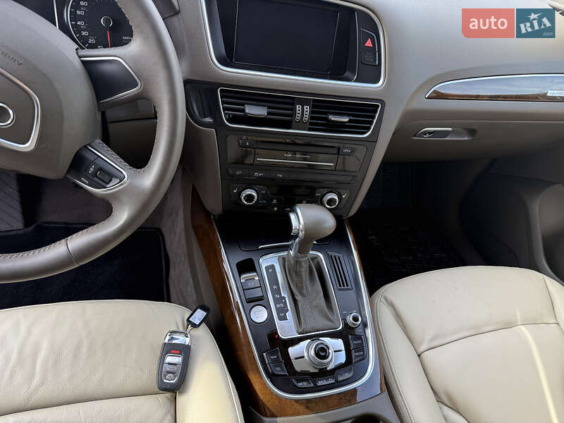 Внедорожник / Кроссовер Audi Q5 2015 в Полтаве