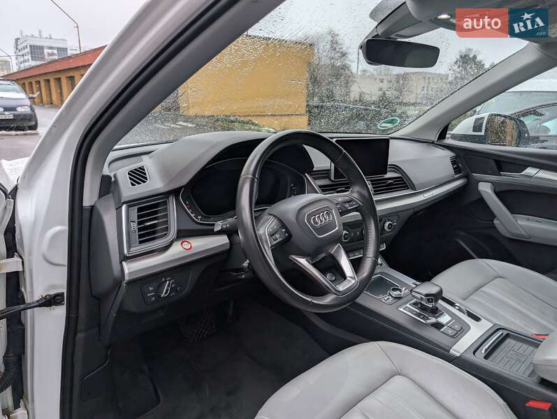 Позашляховик / Кросовер Audi Q5 2017 в Луцьку