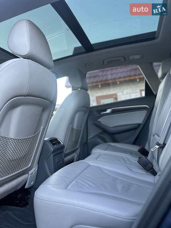 Внедорожник / Кроссовер Audi Q5 2015 в Черновцах