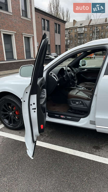 Позашляховик / Кросовер Audi Q5 2015 в Києві