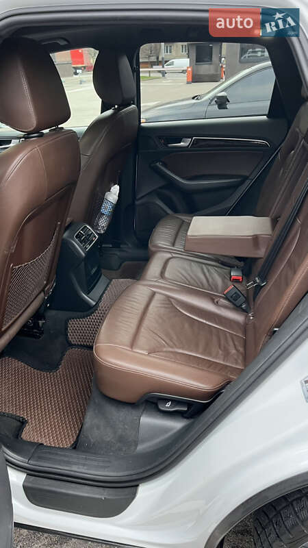 Позашляховик / Кросовер Audi Q5 2015 в Києві