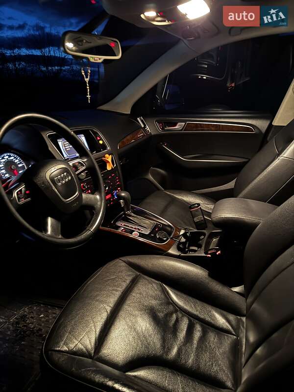 Внедорожник / Кроссовер Audi Q5 2011 в Ивано-Франковске