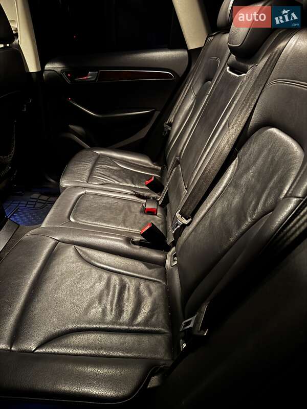 Внедорожник / Кроссовер Audi Q5 2011 в Ивано-Франковске