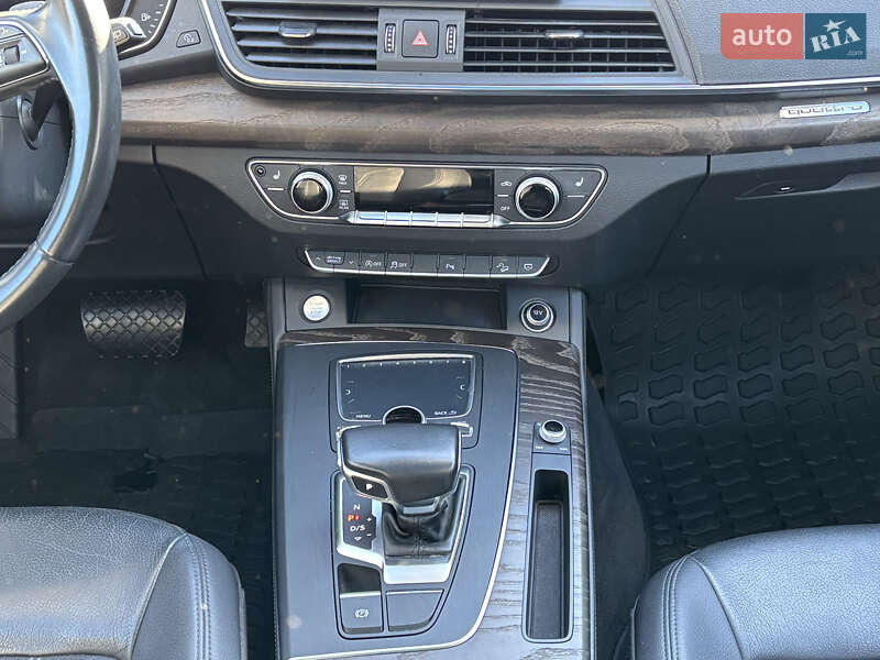 Внедорожник / Кроссовер Audi Q5 2017 в Дрогобыче