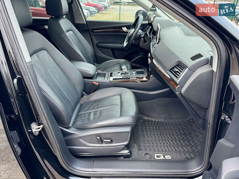 Внедорожник / Кроссовер Audi Q5 2018 в Киеве фото 13 Внедорожник / Кроссовер Audi Q5 2018 в Киеве