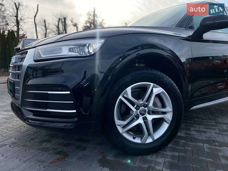 Позашляховик / Кросовер Audi Q5 2018 в Києві