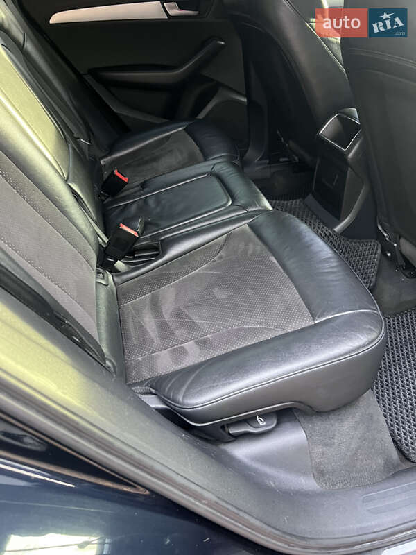 Внедорожник / Кроссовер Audi Q5 2011 в Киеве