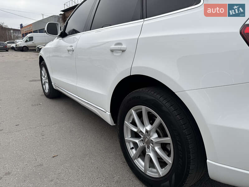 Внедорожник / Кроссовер Audi Q5 2014 в Днепре