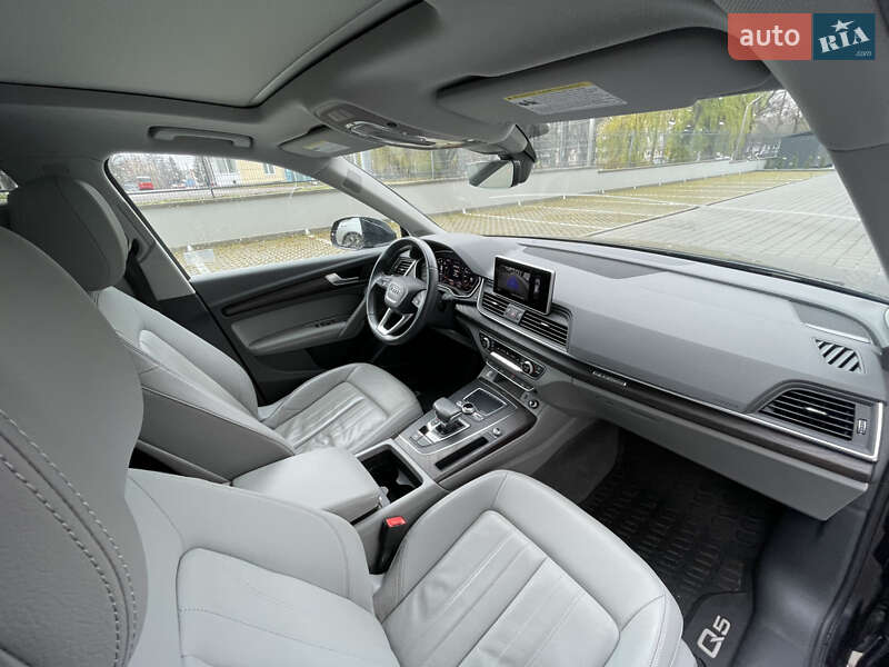 Внедорожник / Кроссовер Audi Q5 2019 в Ровно